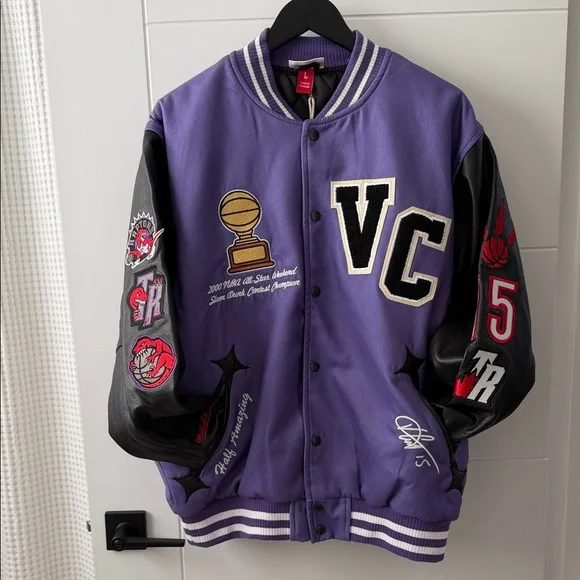 Mitchell & Ness Toronto Raptors Varsity - Picture 4 of 17